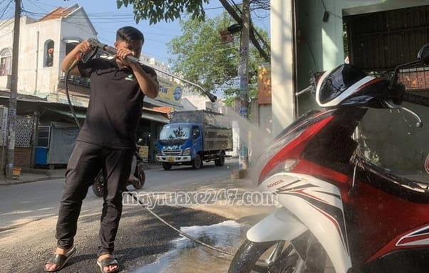 Gi&aacute; dịch vụ rửa xe ng&agrave;y Tết sẽ biến động hơn ng&agrave;y thường