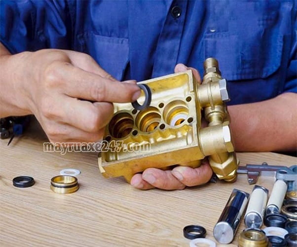 C&aacute;ch lắp phớt m&aacute;y rửa xe tại nh&agrave;