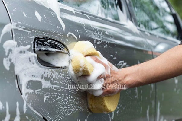 c&oacute; n&ecirc;n rửa xe &ocirc; t&ocirc; thường xuy&ecirc;n