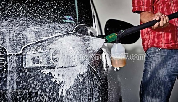 Máy bơm rửa xe Gerni xịt rửa mạnh mẽ, vệ sinh cáu cặn trên phương tiện