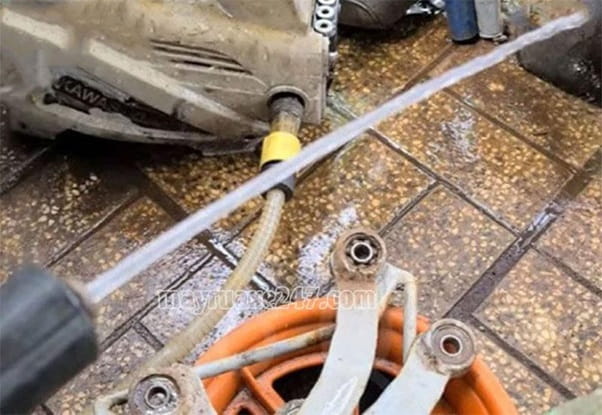 dấu hiệu cần thay phớt m&aacute;y rửa xe