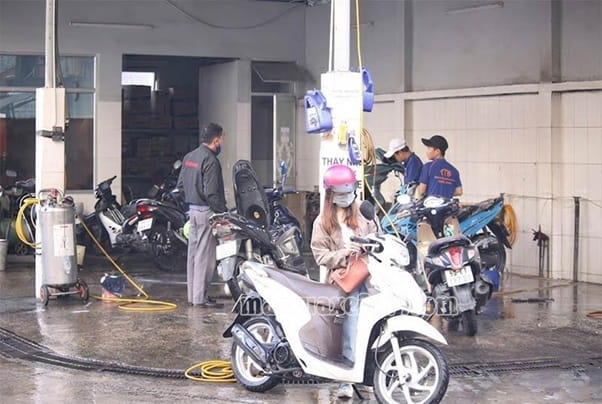 Gi&aacute; dịch vụ rửa xe si&ecirc;u sạch phụ thuộc v&agrave;o loại xe