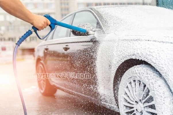 Phun bọt dung dịch rửa xe không cần lau Phun bọt dung dịch rửa xe không cần lau