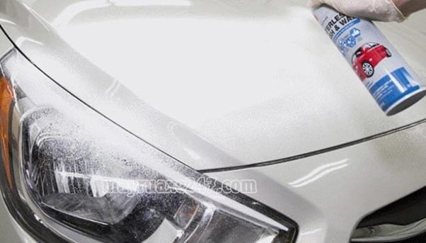 D&ugrave;ng th&ecirc;m dung dịch chuy&ecirc;n dụng để xử l&yacute; vết bẩn c&aacute;u cặn l&acirc;u ng&agrave;y