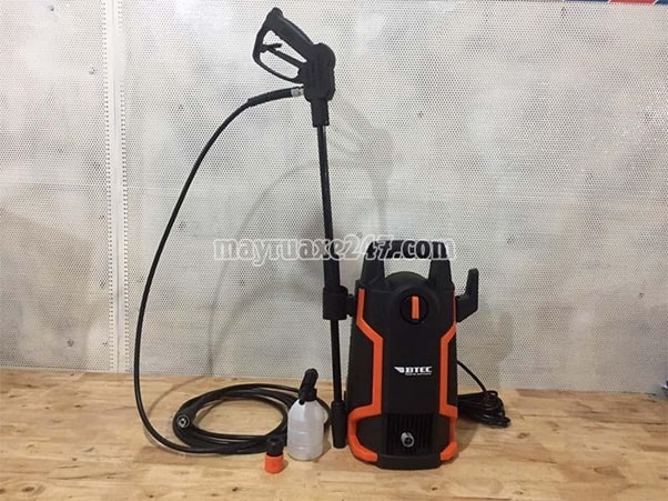 Máy rửa xe Btec 1400W