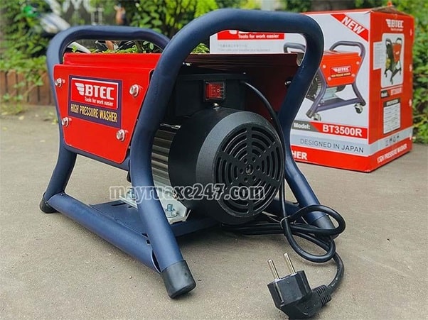 Máy rửa xe Btec 3500W