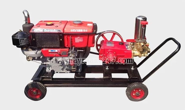 M&aacute;y rửa xe d&acirc;y đai đầu nổ Diesel HL120/7,5KW