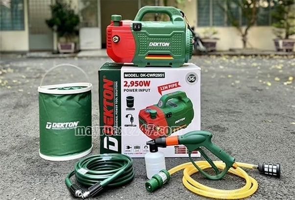 Máy rửa xe Dekton có chỉnh áp 2950W