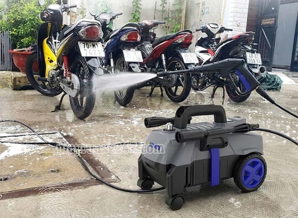 Máy rửa xe Hakawa Máy rửa xe Hakawa