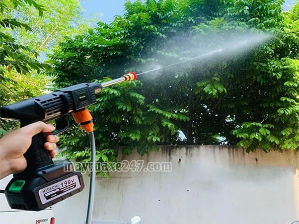 m&aacute;y rửa xe hitachi pin