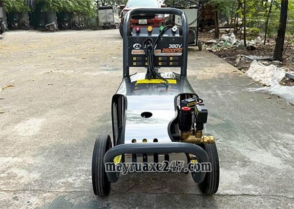 M&aacute;y rửa xe 3 pha Lucky 2600PSI