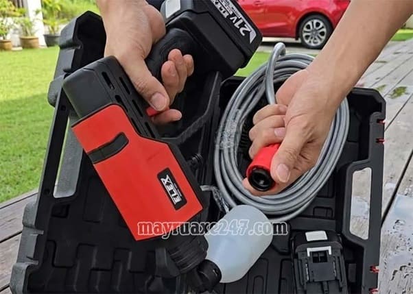 M&aacute;y rửa xe pin cầm tay Elex