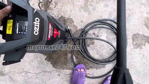 Máy rửa xe Ozito 1800W