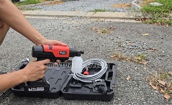 Máy rửa xe pin cầm tay Elex Máy rửa xe pin cầm tay Elex