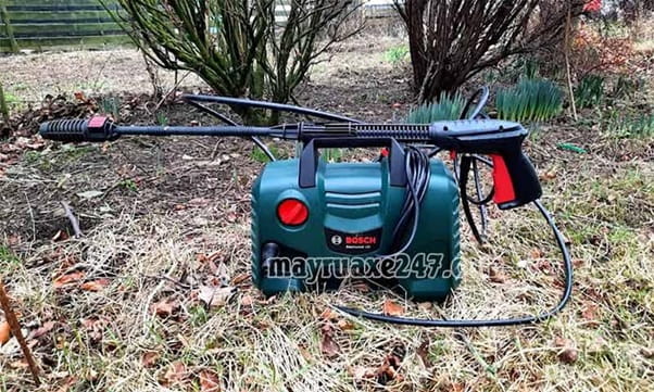 m&aacute;y rửa xe x&aacute;ch tay Bosch EasyAquatak 120