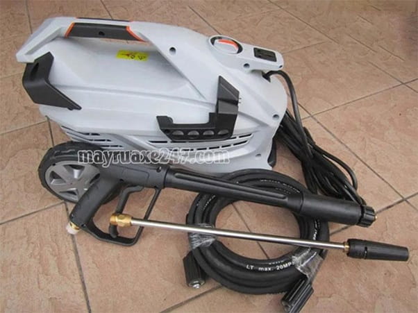 m&aacute;y xịt rửa xe 200 bar Lutian LT890G