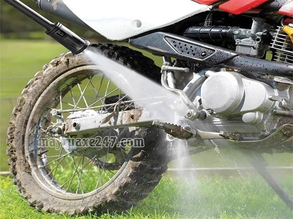 Máy xịt rửa xe Ozito