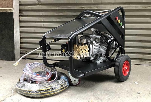 n&ecirc;n mua m&aacute;y rửa xe cao &aacute;p h&atilde;ng n&agrave;o
