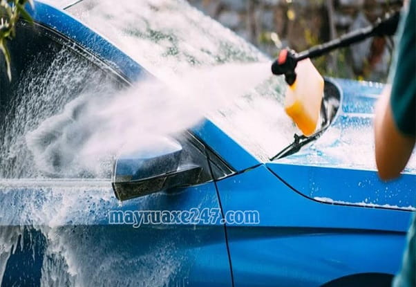N&ecirc;n rửa xe v&agrave;o chiều m&aacute;t hoặc s&aacute;ng sớm