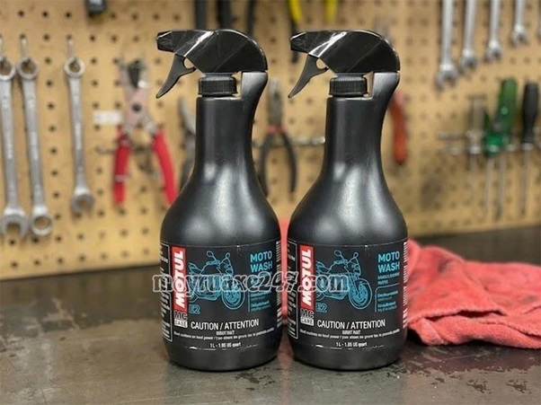 Nước rửa xe Motul MC Care E2 Moto Wash