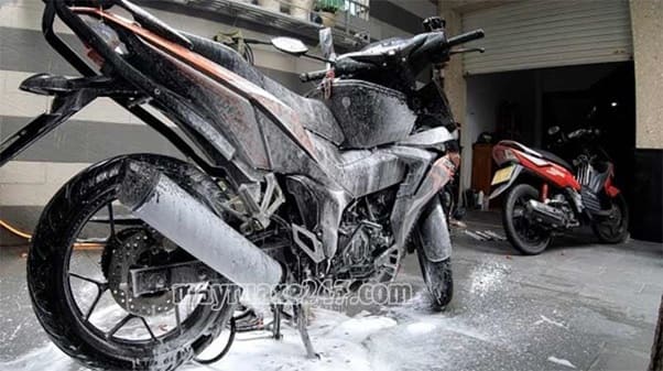 Rửa xe bọt tuyết siêu sạch, xe sáng bóng Rửa xe bọt tuyết siêu sạch, xe sáng bóng