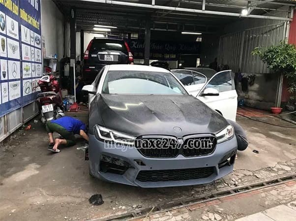 Garage Huy Hùng - Kết hợp kiểm tra xe & rửa xe Garage Huy Hùng - Kết hợp kiểm tra xe & rửa xe