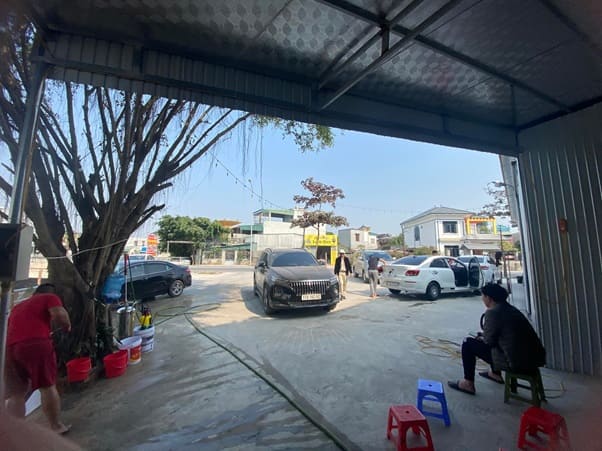 Rửa xe cầu b&aacute;ng Th&aacute;i B&igrave;nh