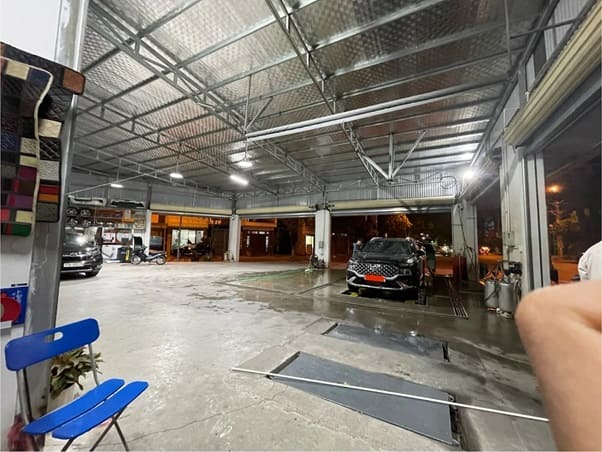 Rửa xe gi&aacute; rẻ tại Th&aacute;i B&igrave;nh