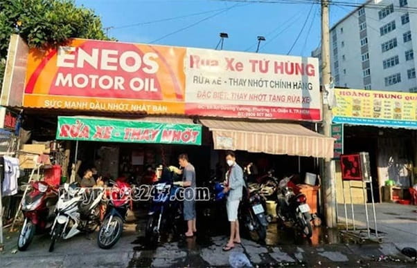 Rửa xe Tứ H&ugrave;ng