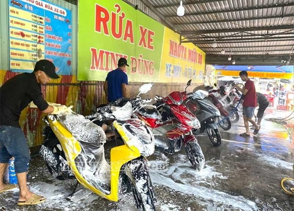 Cần nắm r&otilde; bảng gi&aacute; rửa xe m&aacute;y bao nhi&ecirc;u tiền để chủ động hơn