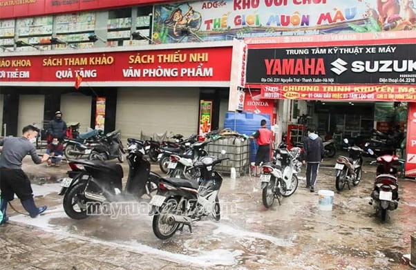 Rửa xe ng&agrave;y Tết - Nghề hốt bạc m&ugrave;a cuối năm