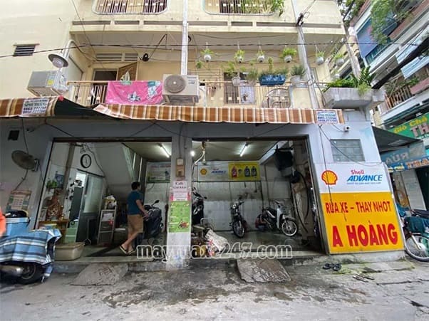Rửa xe Ho&agrave;ng