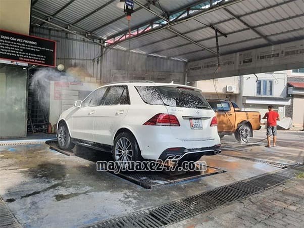 Rửa xe bọt tuyết tại Đ&agrave; Nẵng Đ&agrave; Th&agrave;nh Auto Detailing