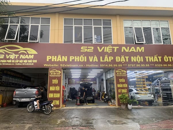 Rửa xe tại Th&aacute;i B&igrave;nh