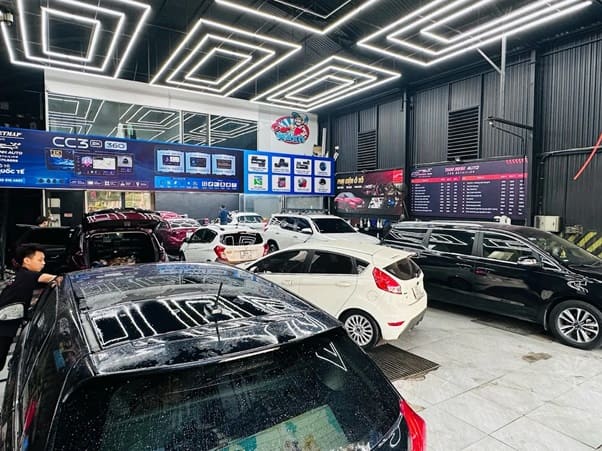 Trung T&acirc;m Chăm S&oacute;c Xe Hơi Th&agrave;nh C&ocirc;ng