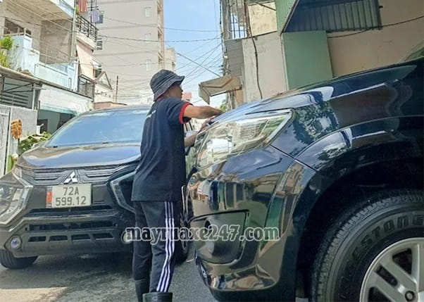Tiệm rửa xe Sinh Ph&uacute;