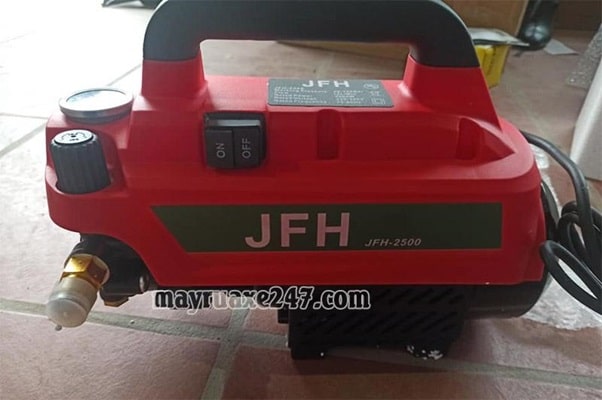 Sử dụng m&aacute;y rửa xe JFH