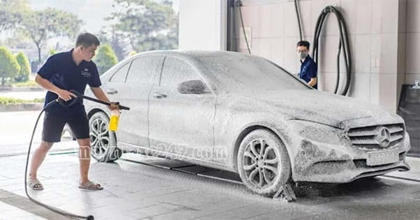 Thợ rửa xe &ocirc; t&ocirc;