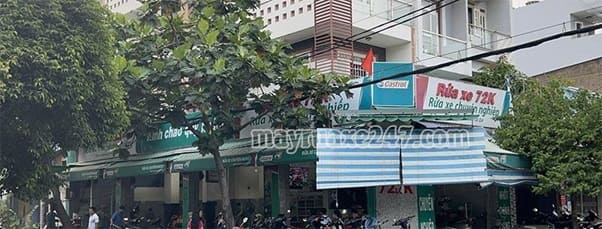 Tiệm rửa xe 72K - Mặt bằng rộng, dễ gh&eacute; v&agrave;o giờ cao điểm