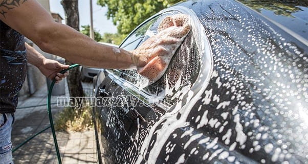 Xe chạy dịch vụ n&ecirc;n rửa nhiều