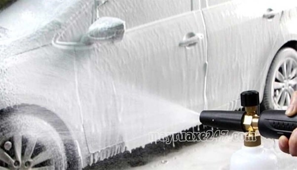 Xịt nước sạch để rửa xe bằng nước rửa xe 3M Xịt nước sạch để rửa xe bằng nước rửa xe 3M